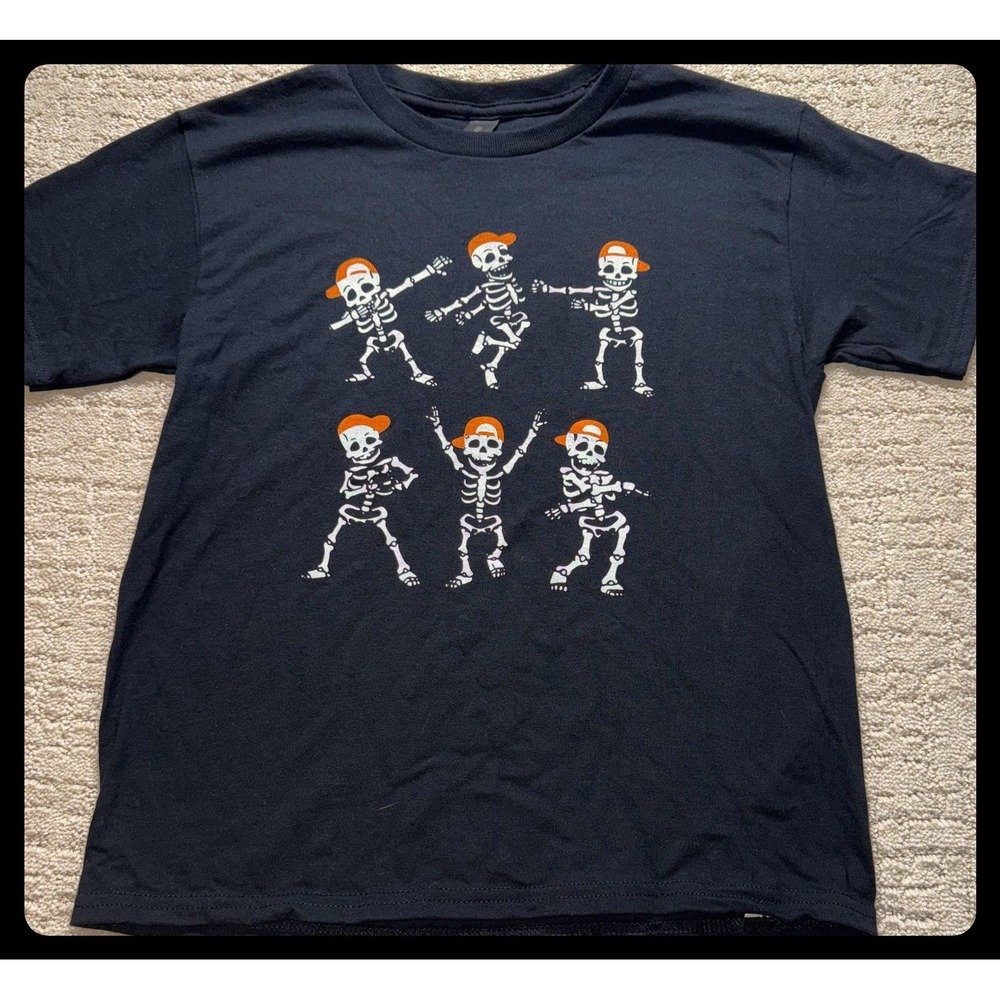 Gildan T-Shirt Youth Medium Black Dancing Skeleton Halloween Graphic Tee